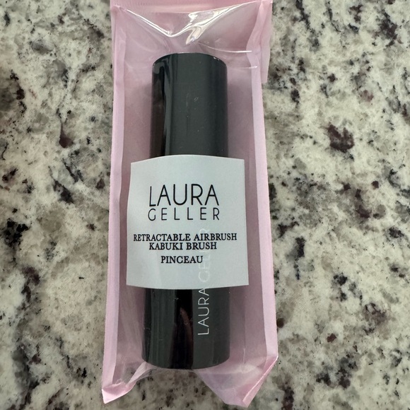 Laura Geller makeup and brush - Picture 4 of 4